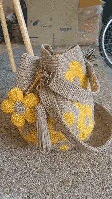 Flora | Borsa Tote Floreale all'Uncinetto Fatta a Mano