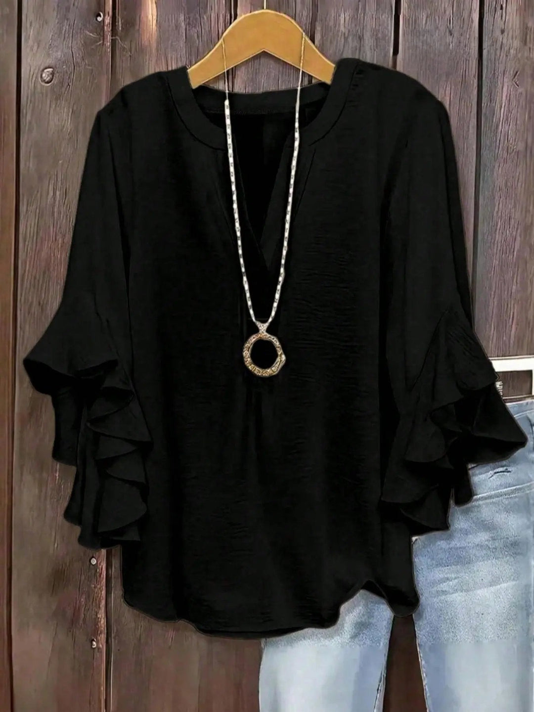 Ada | Camicia con collo a V e maniche a balze, elegante motivo floreale, comoda e alla moda, perfetta per un look casual