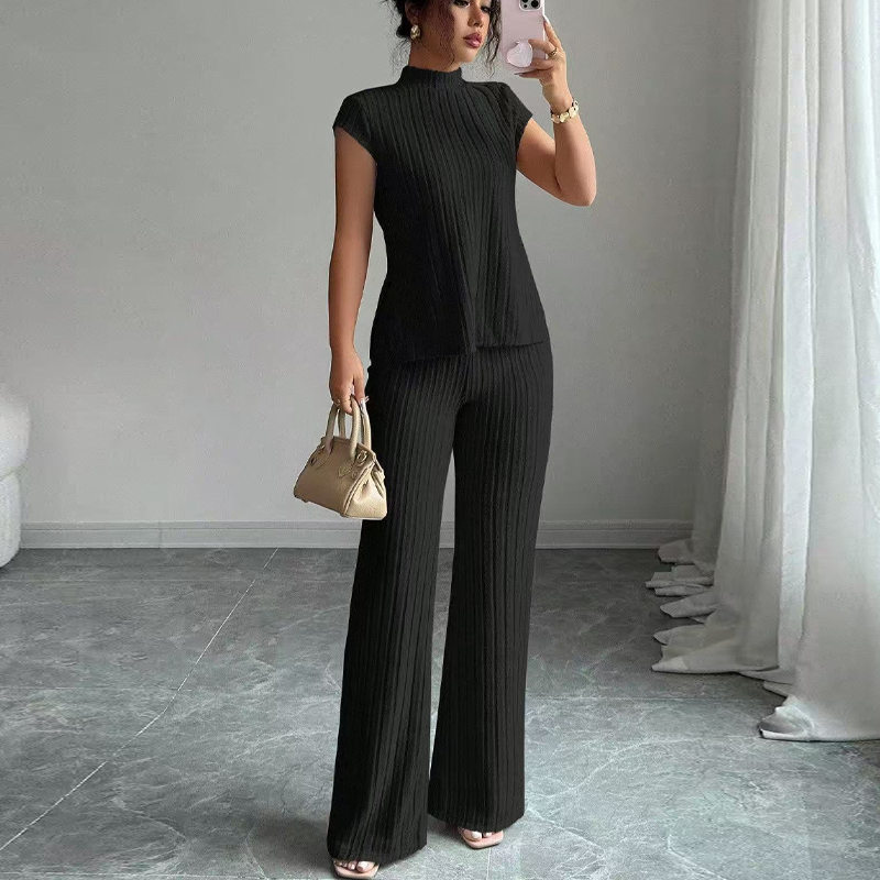 Floriana | Completo di due pezzi composto da un elegante top e pantaloni a gamba larga