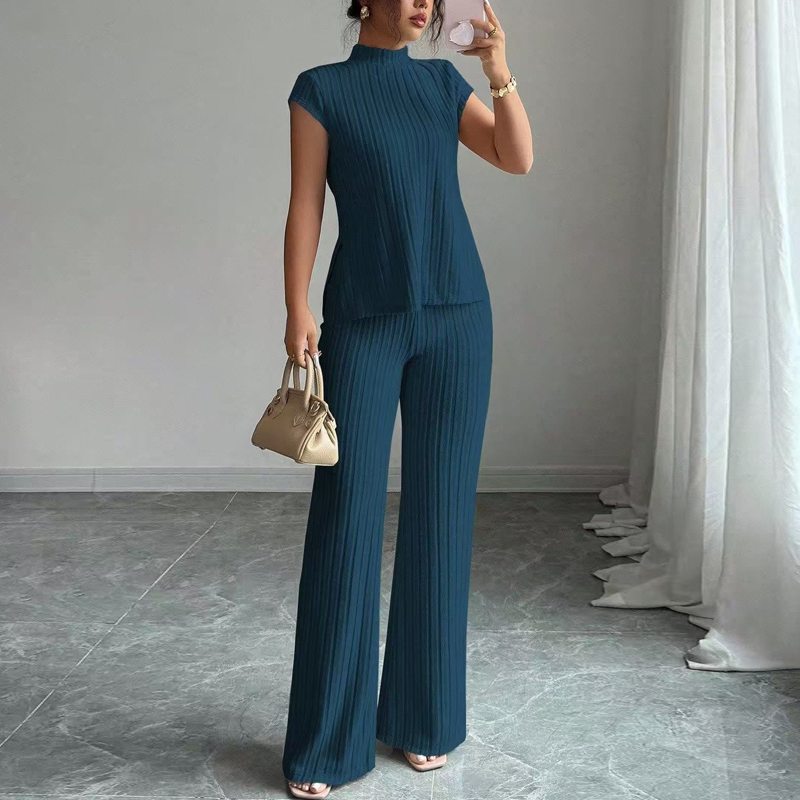 Floriana | Completo di due pezzi composto da un elegante top e pantaloni a gamba larga