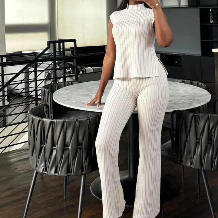 Floriana | Completo di due pezzi composto da un elegante top e pantaloni a gamba larga